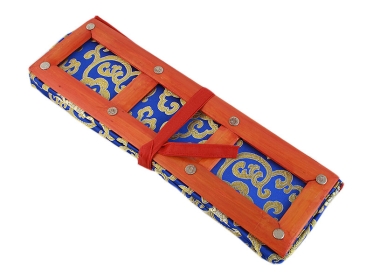 Tibetische Brokat Dharma Buchhülle mit Bambusrahmen 33 cm