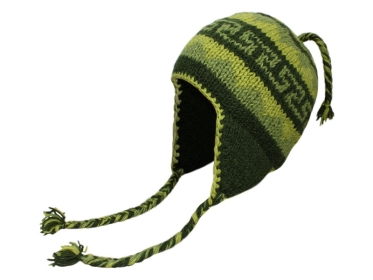 Wollmütze mit Zopf und Ohrwärmer grün