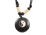 Kette mit Yin und Yang Symbol handgeschnitzt
