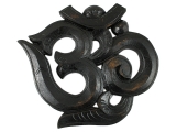 Om Symbol aus Holz schwarz 17 cm